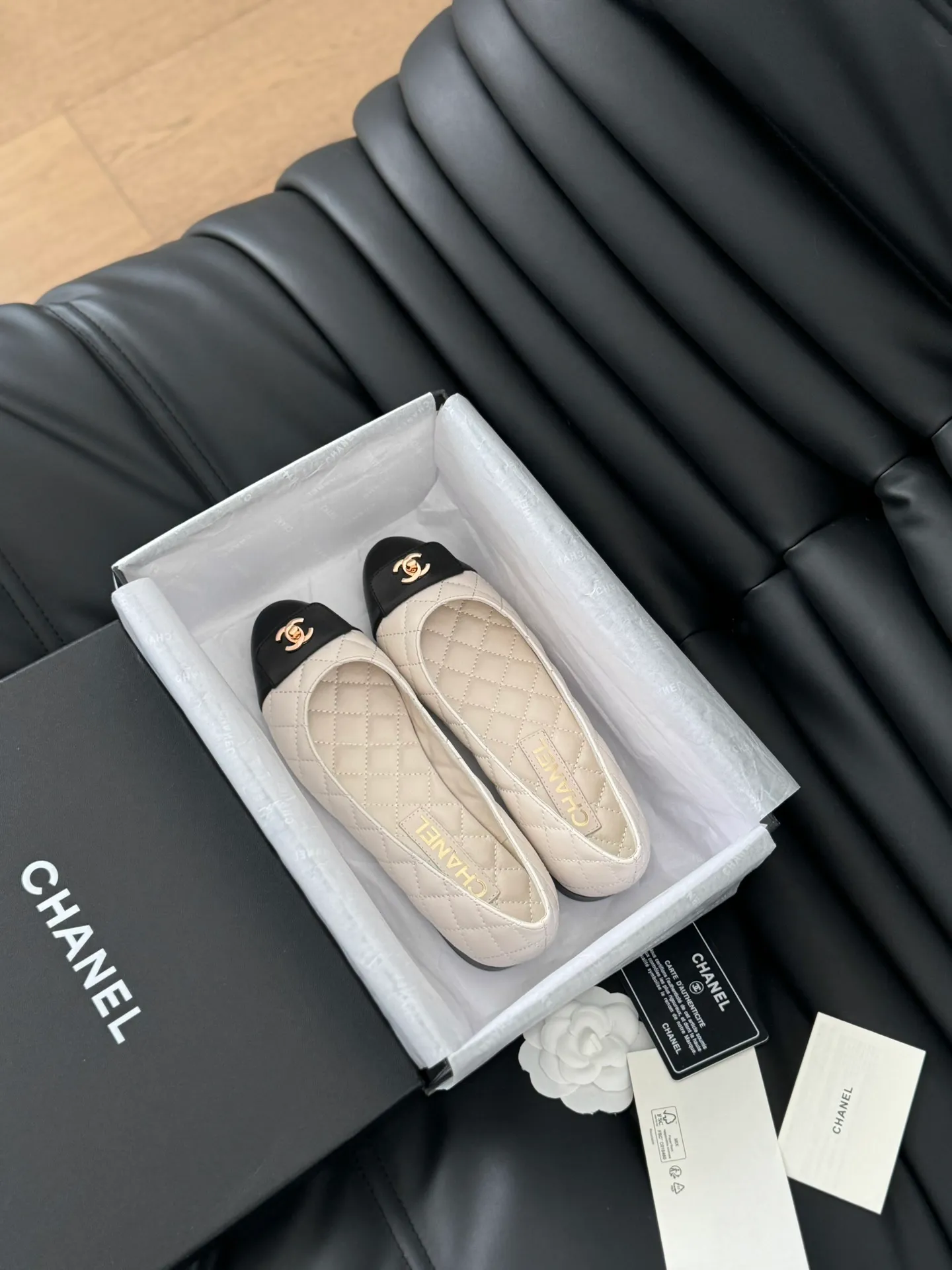 👟👟Ex-factory price 540👟👟 Purchasing-grade Chanel 24B new schoolbag buckle ballet shoes, classic diamond pattern, never tire of it😌 Sheepskin lining on the upper, leather outsole, high flat heel Size: 35-39 Other sizes 40/41/42/43 customized
